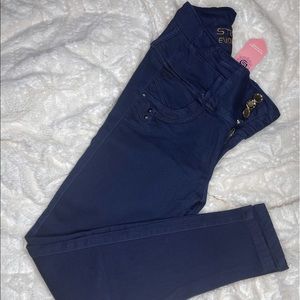 Colombian booty lift jeans